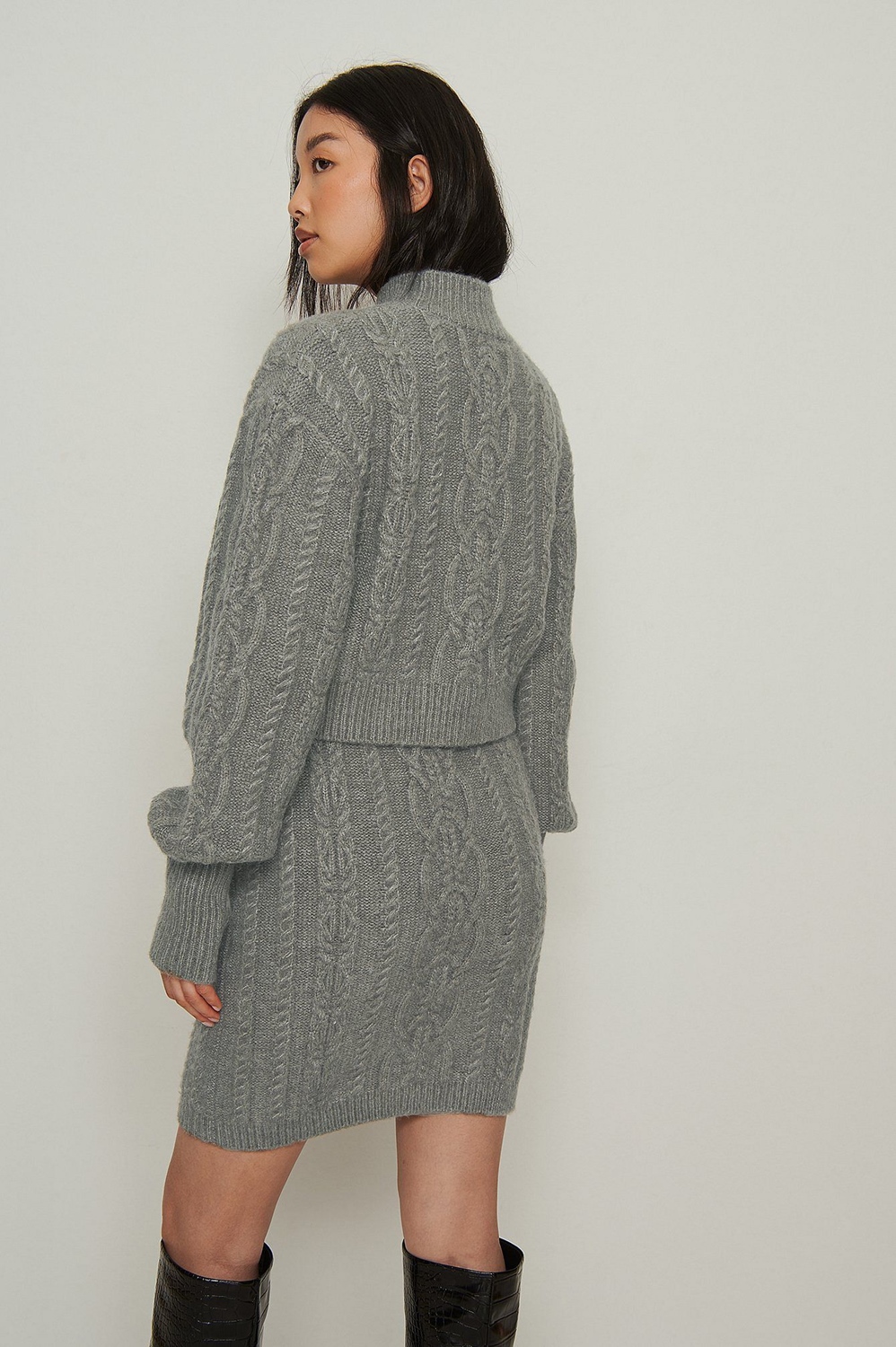 NA-KD CABLE KNITTED SHORT SWEATER